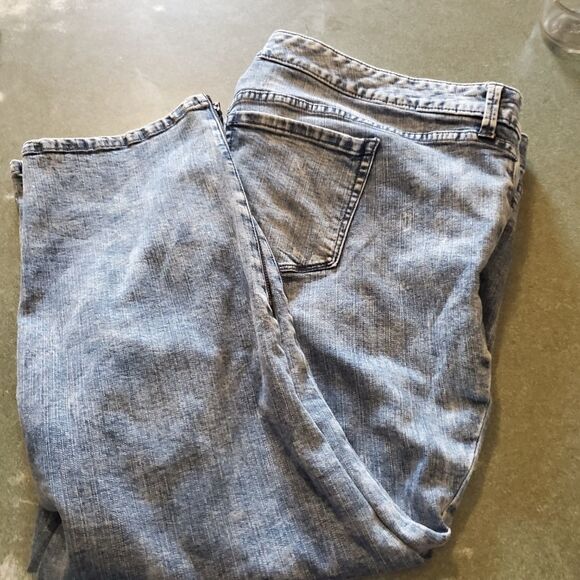 Torrid side zip leg crop jeans sz 24 - Picture 1 of 4